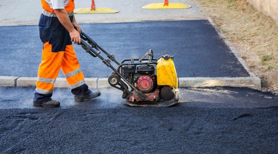 Professional gutter cleaning in Lyle, WA